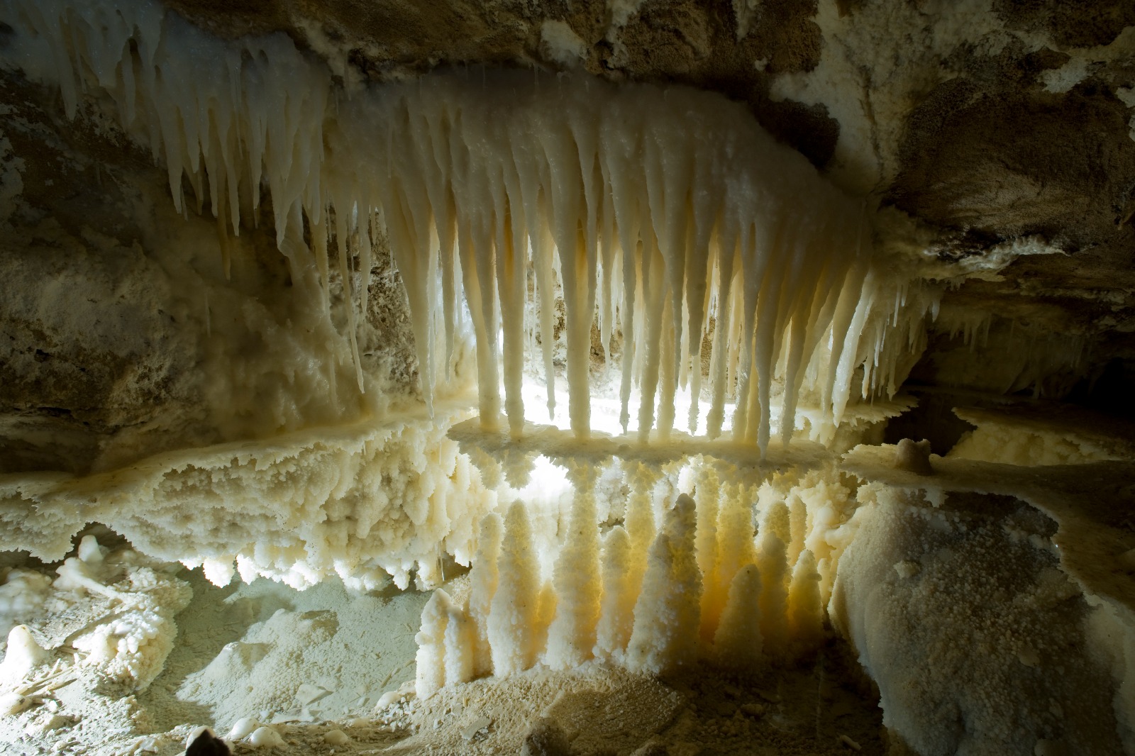 Grotte di Frasassi a Genga in Provincia di Ancona - Concrezioni calcetiche particolari